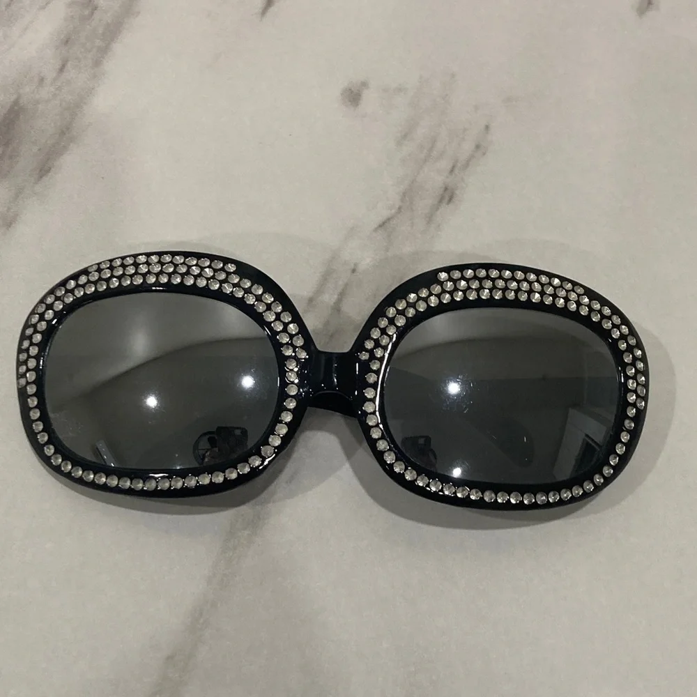 Rhinestone-Embellished Black Oversized Women's Sunglasses - Picture 6 of 16